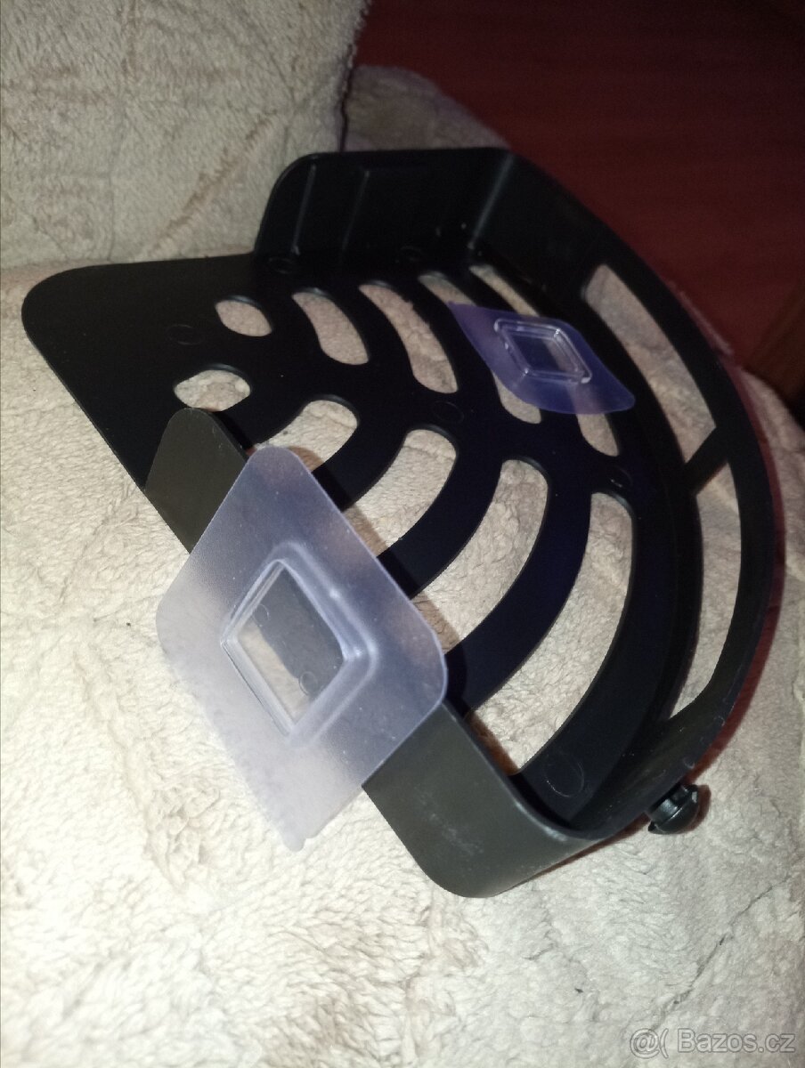 Nové rohové poličky do koupelny - 8