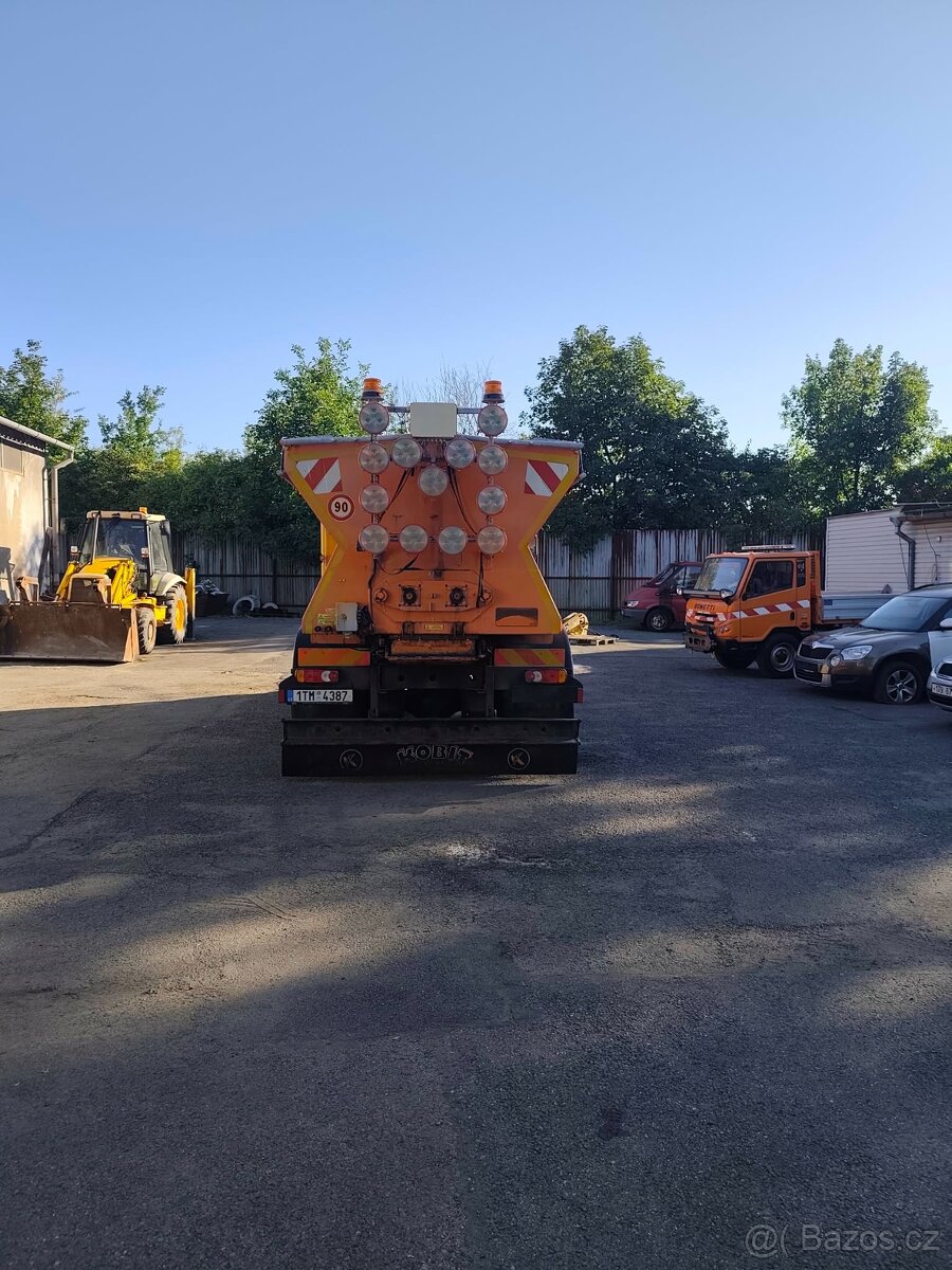 Prodám sypač RENAULT D 16 - 8