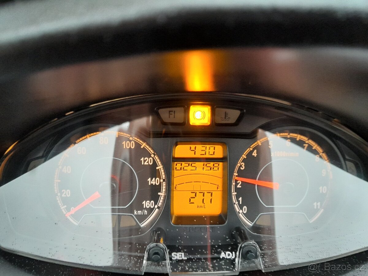 Suzuki Burgman 200i 2016, výborný stav, ZIMNÍ CENA - 8