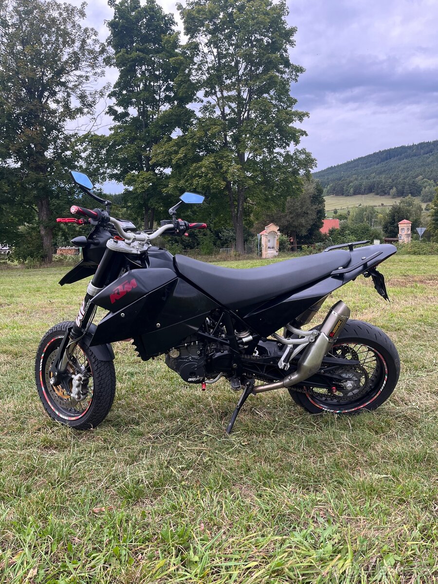 KTM 690 SUPERMOTO - 8