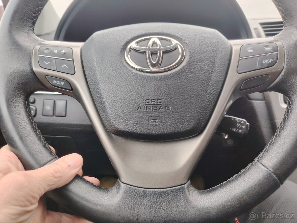 Toyota Avensis - 8