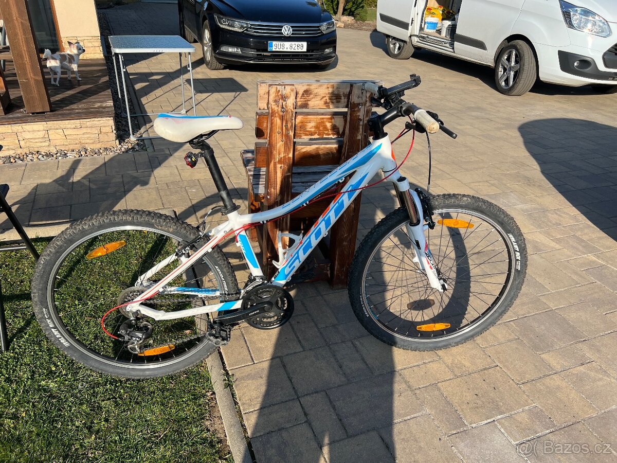 Dívčí kolo scott - 8