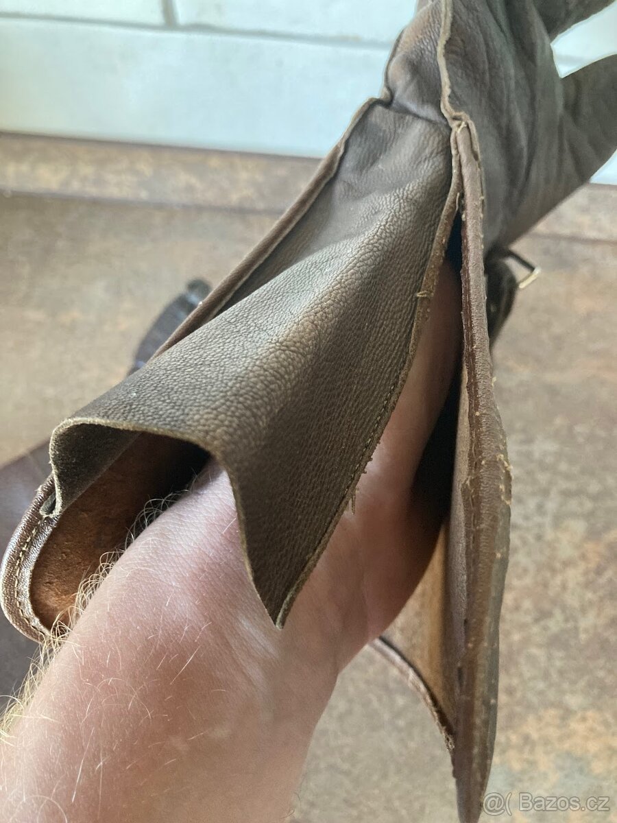 Historická kožená kukla na moped / motokolo - 8