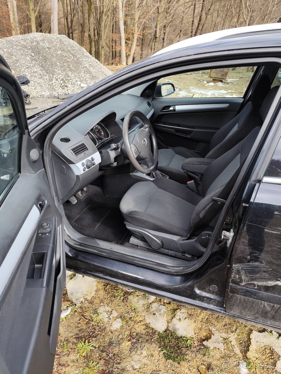 Opel Astra Caravan 1.6 - 8