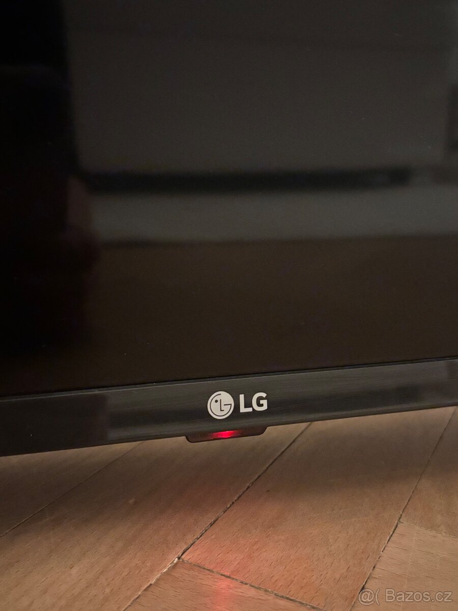 LG LED TV 32 + držák na TV Stell - 8