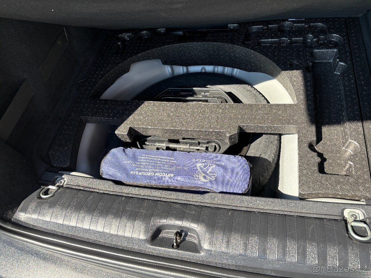 Peugeot 2008 1.2i 60kw, nová TK do 06/2027 - 8