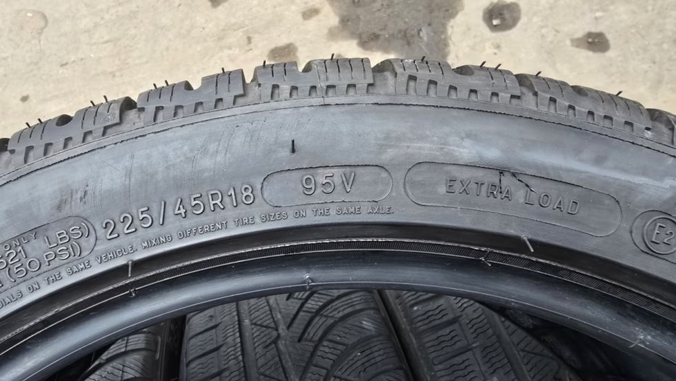 Zimní pneu 225/45/18 Michelin - 8