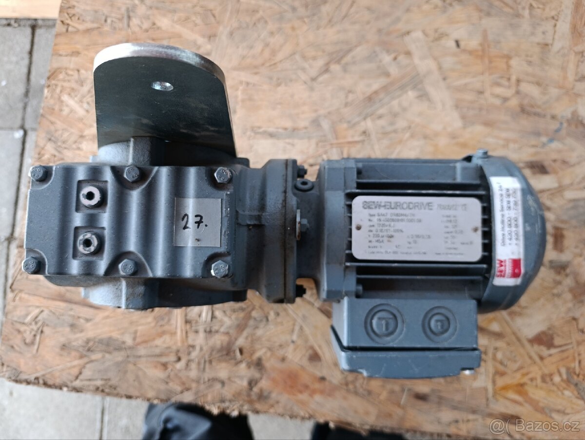 Motory , úhlové převodovky, - 8