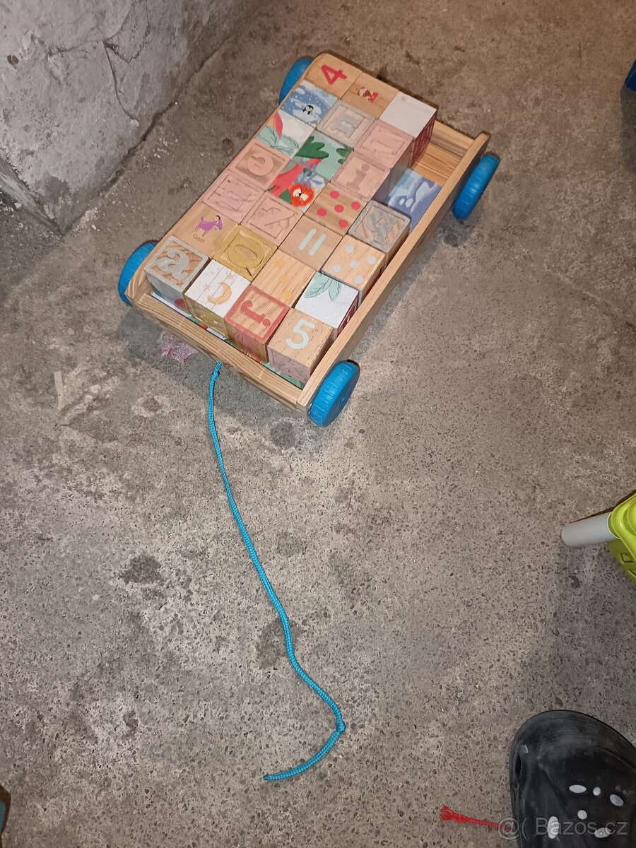 Hracky pro deti v dobrem stavu 🦄 jednorozec kun houpaci - 8