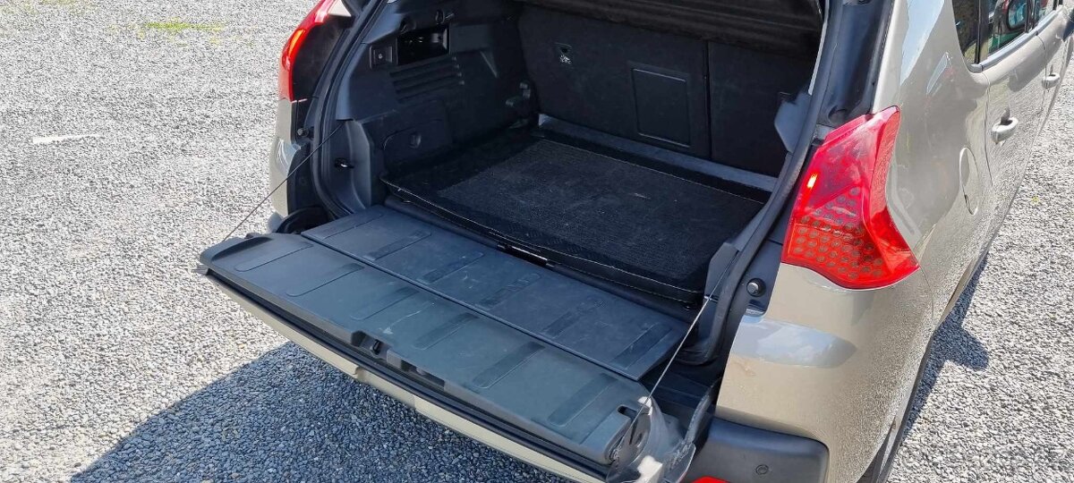 PEUGEOT 3008 1.6i TURBO 110KW R.V.2009 - 8