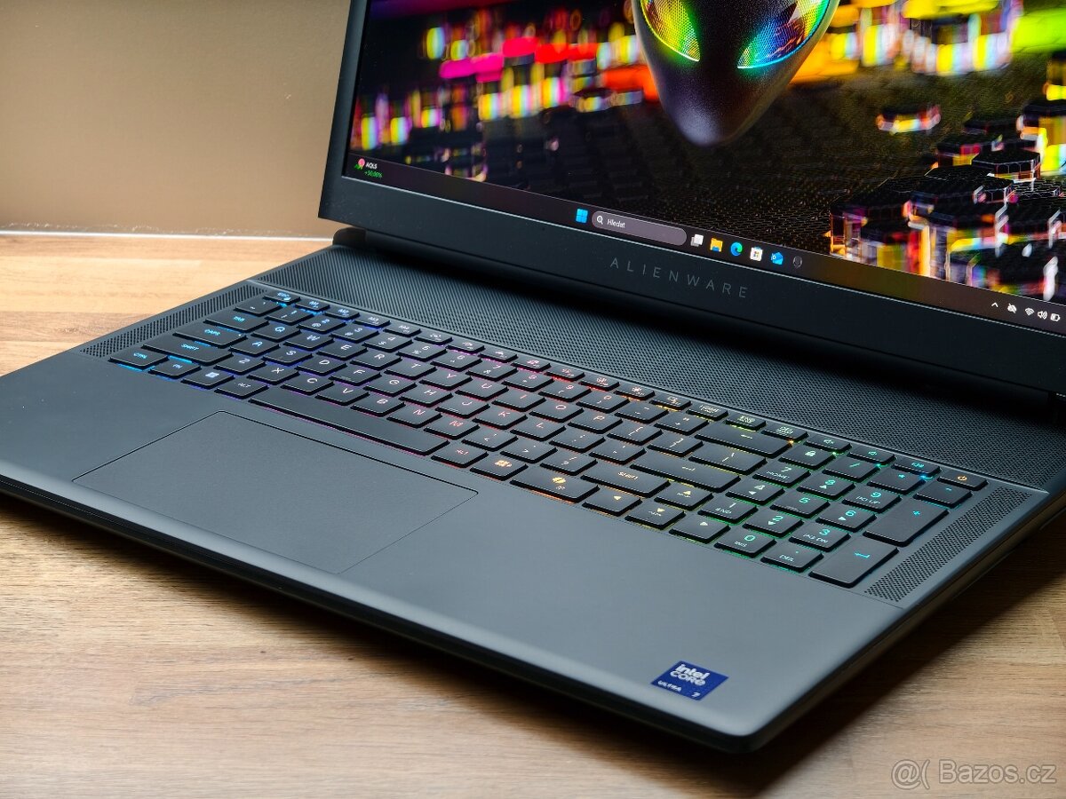 18" 300HZ_ALIENWARE 18 AREA-51_U7-255HX_32GB_RTX 5060 8GB - 8