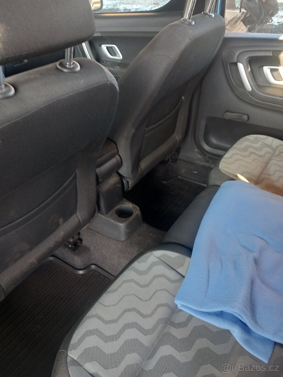 Škoda Roomster 1,4 - 8