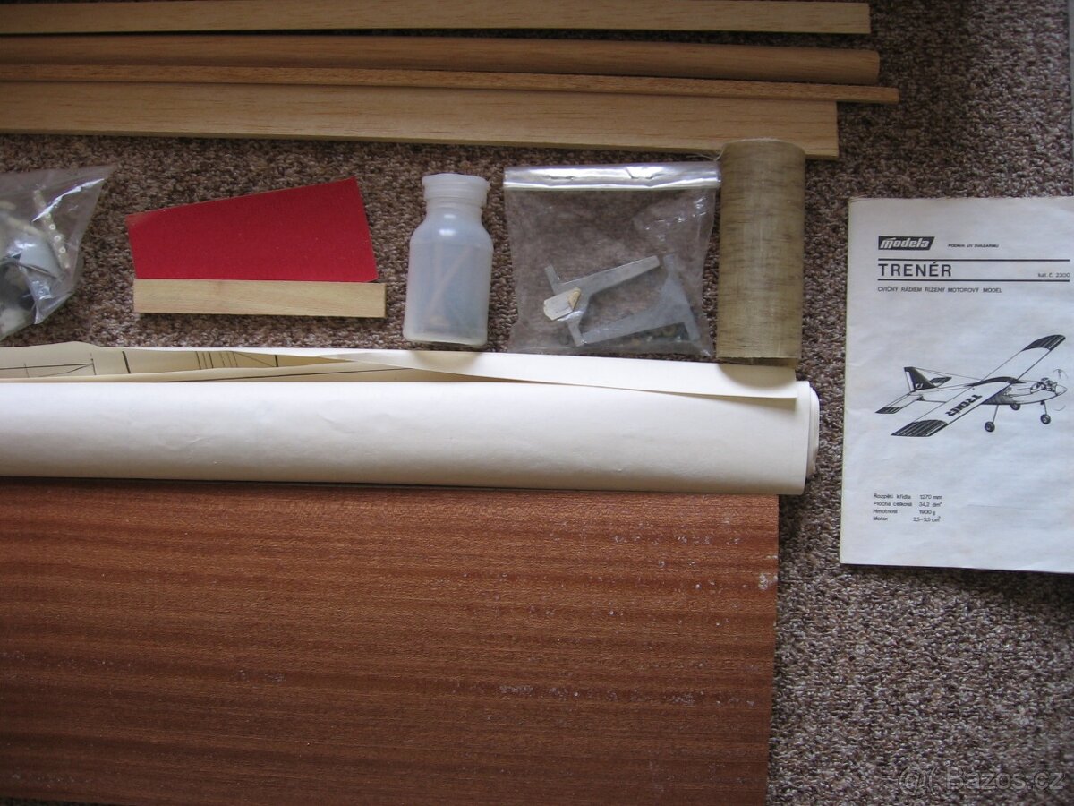 letadlo TRENÉR stavebnice od MODELA - 8