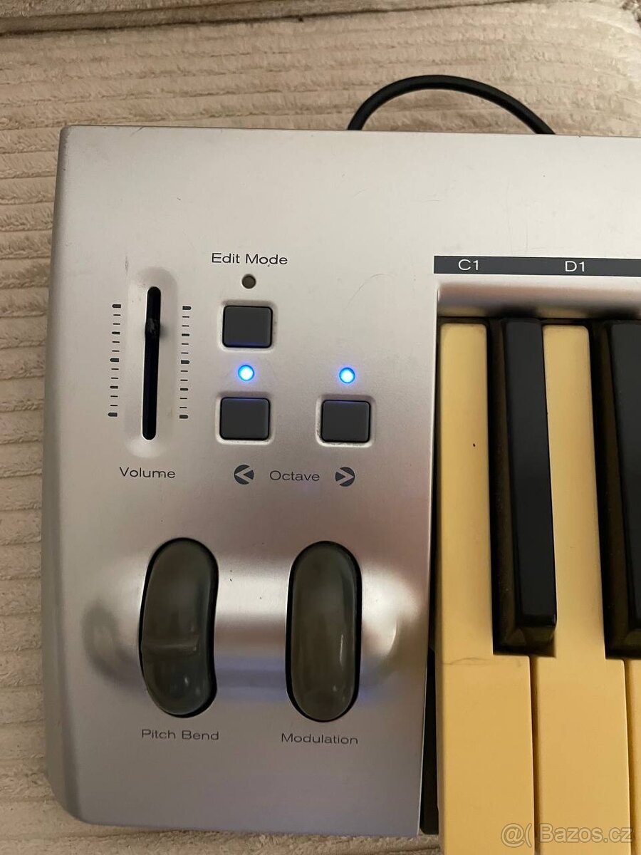 MIDI keyboard M-Audio keyrig 49 - 8