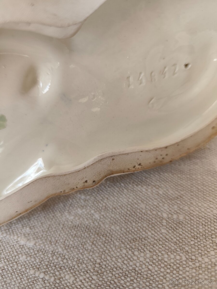 Royal dux porcelánová soška žena s dieťaťom - 8