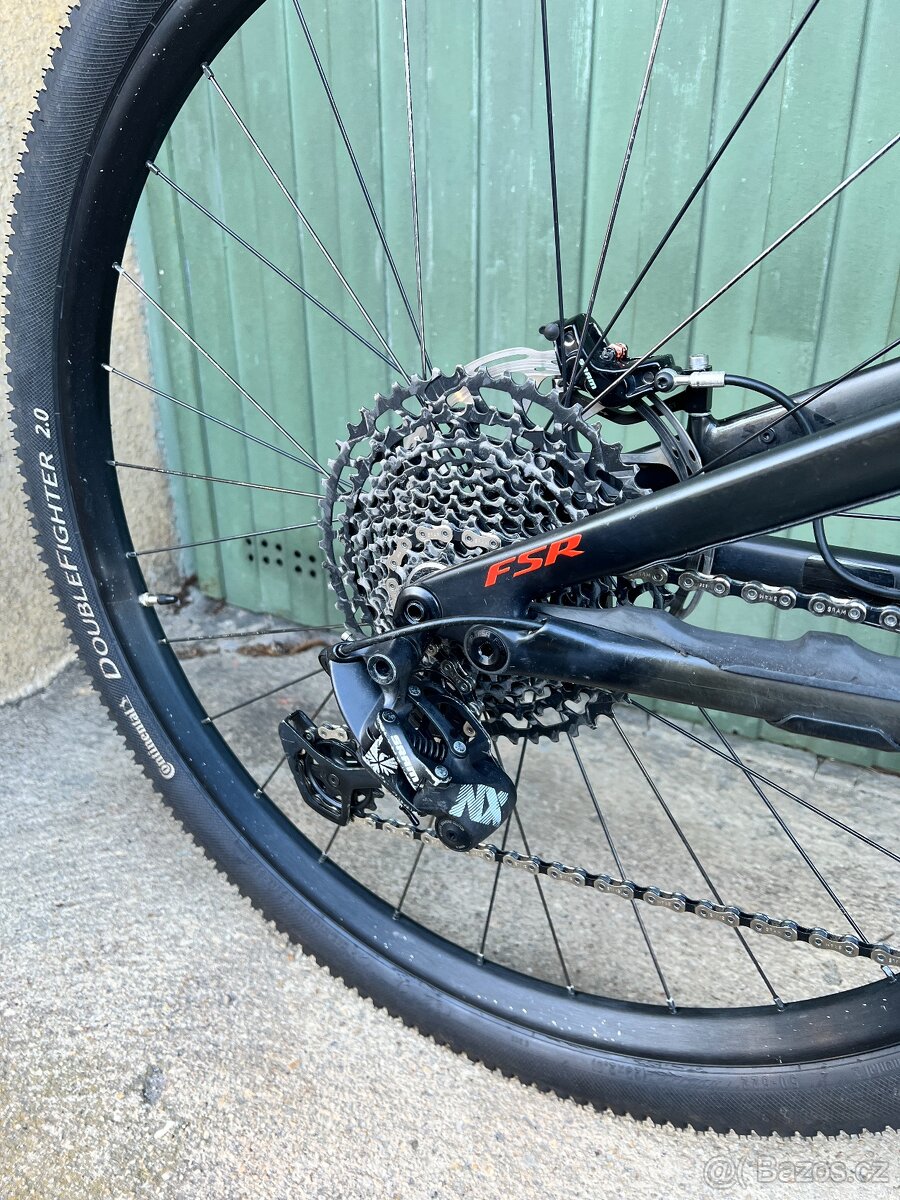 Trailové karbonové kolo Specialized Stumpjumper 29" - 8