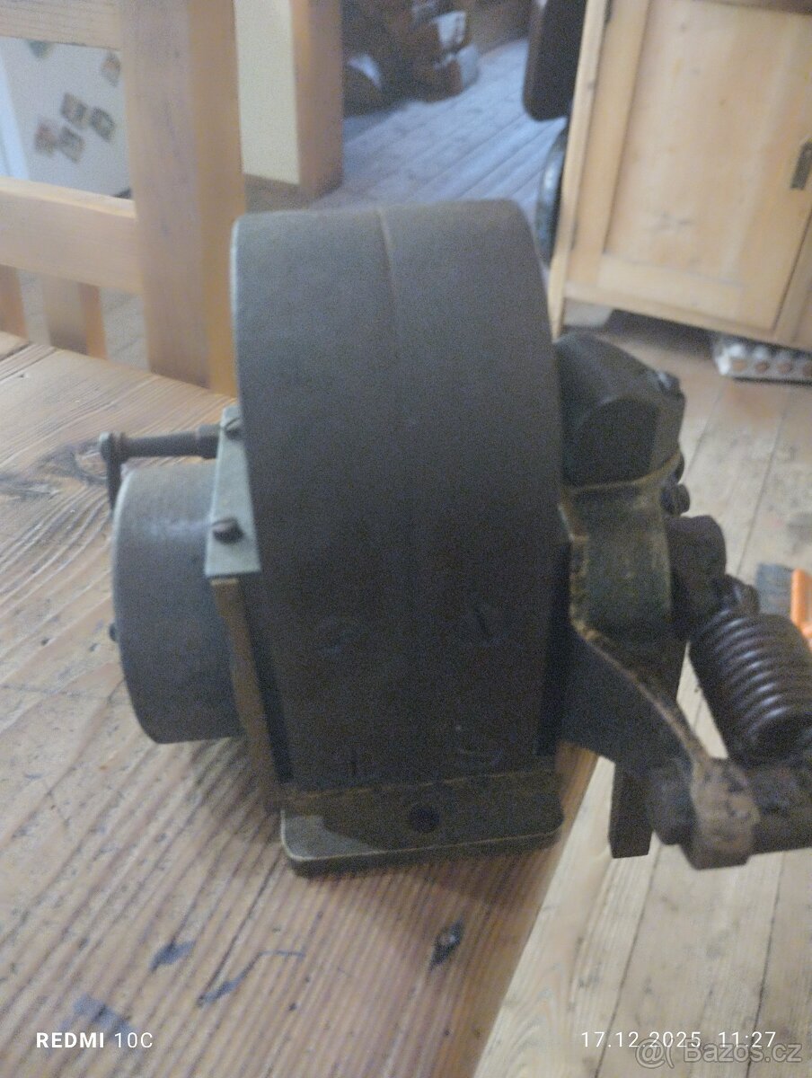Magneto pro sabilní motor - 20 léta - 8