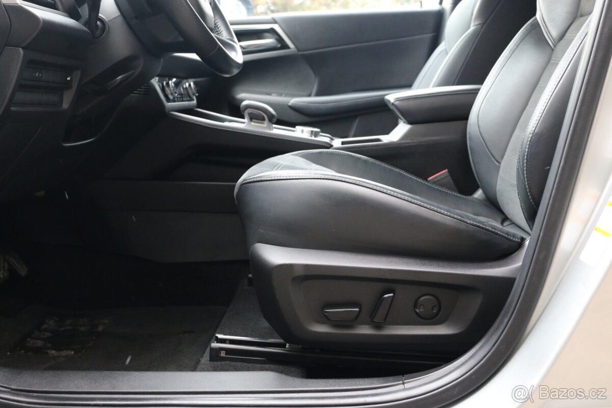 Mitsubishi Outlander 2.4 ,7míst, intense - 8