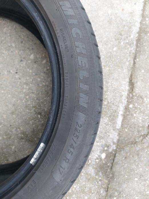 Michelin 225/45/17 - 8