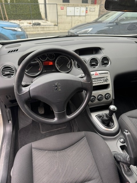 Peugeot 308 - 8