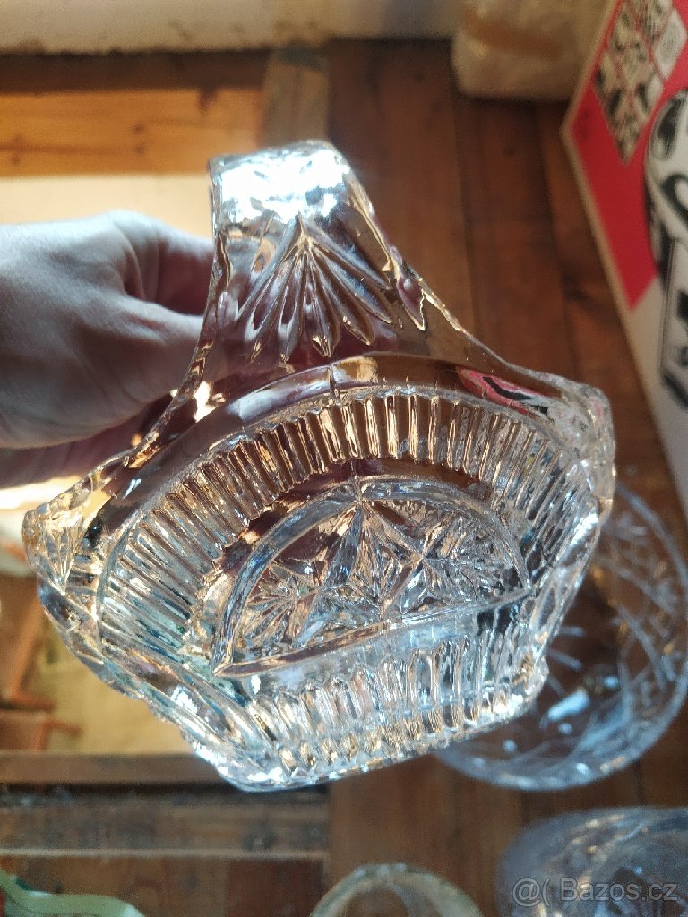 Broušené sklo - vázy, mísy, tácy - 8
