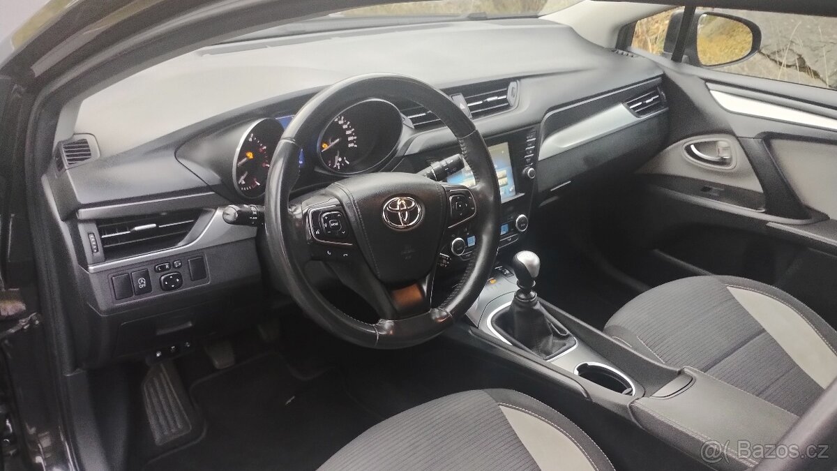 Toyota Avensis 2.0 D4D, kombi, ČR - 8