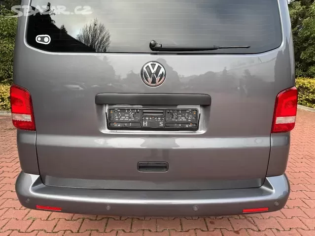 VW Multivan T5 2.0 TDI 103kW,Tempomat,Webasto,Tažné - 8