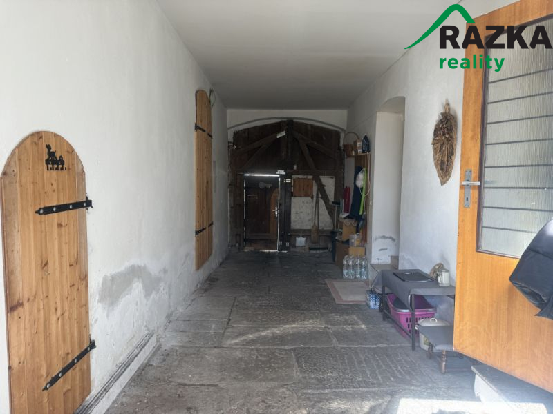 Rodinný dům 4+1 (220 m2) Stráž u Tachova - 8