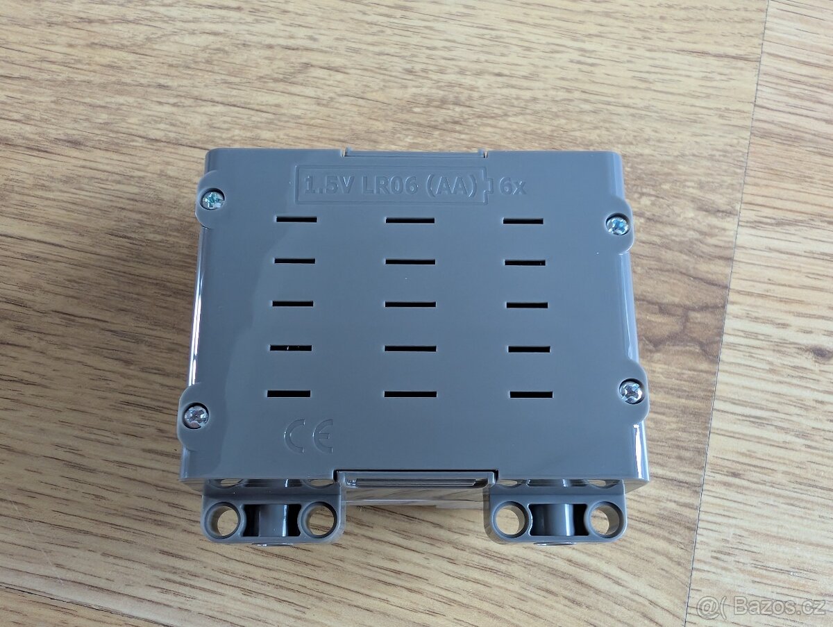 LEGO 88012 Powered UP TECHNIC hub - 8