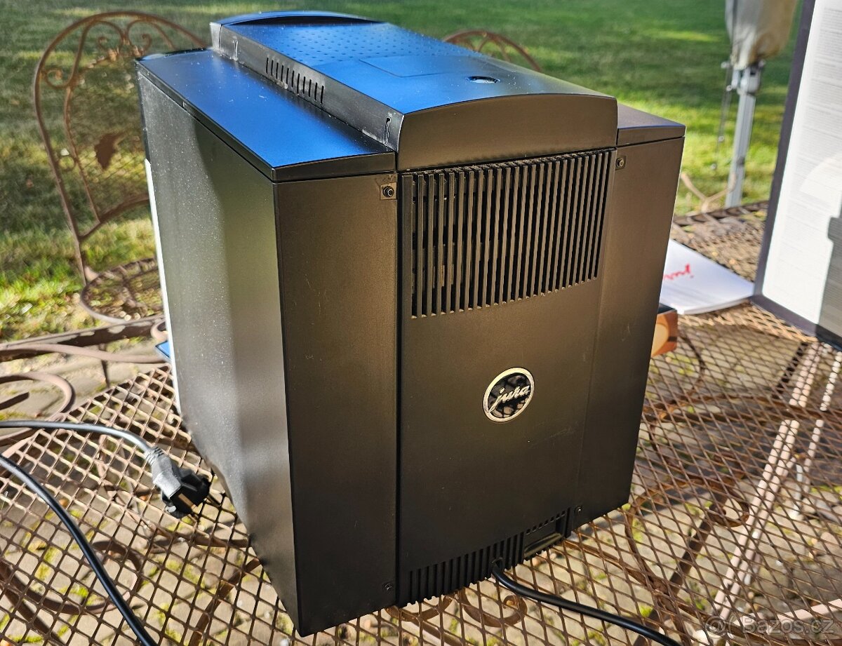 Kávovar Jura C65 - 8