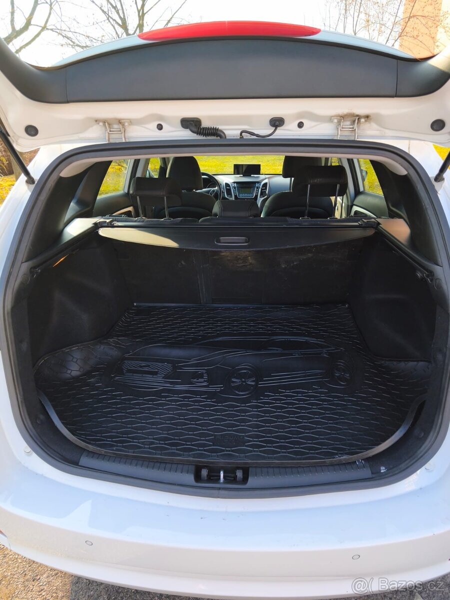 Hyundai i30 kombi - 8