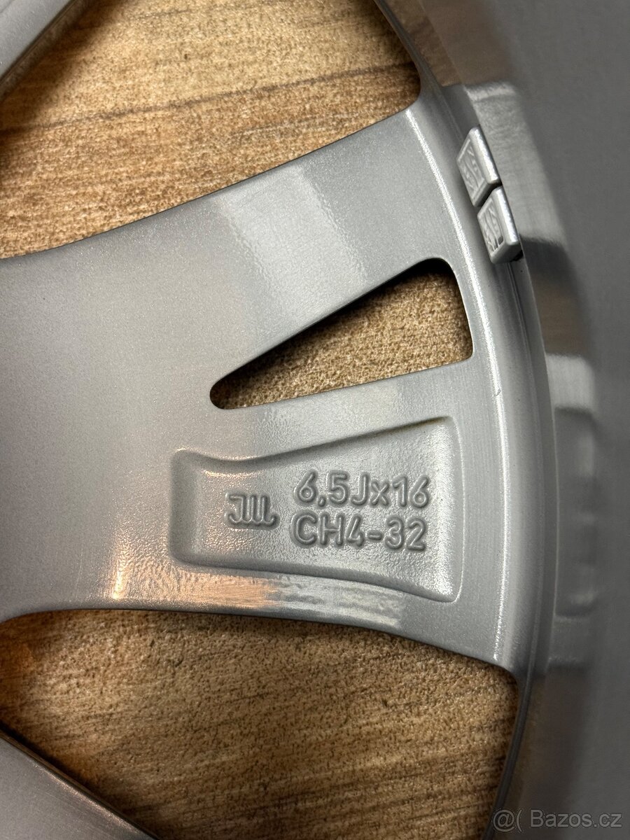 4x108 r16 original Peugeot - 8