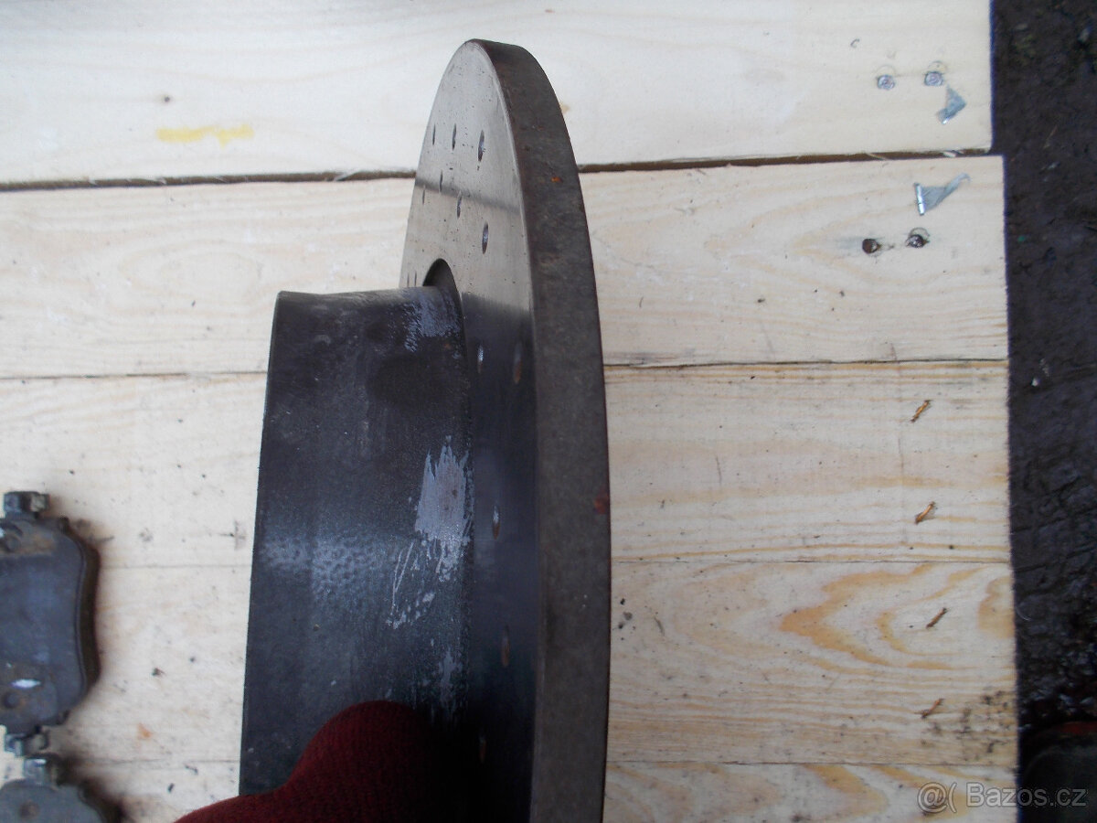 Brzdy a těhlice Škoda Octavia III RS - 8