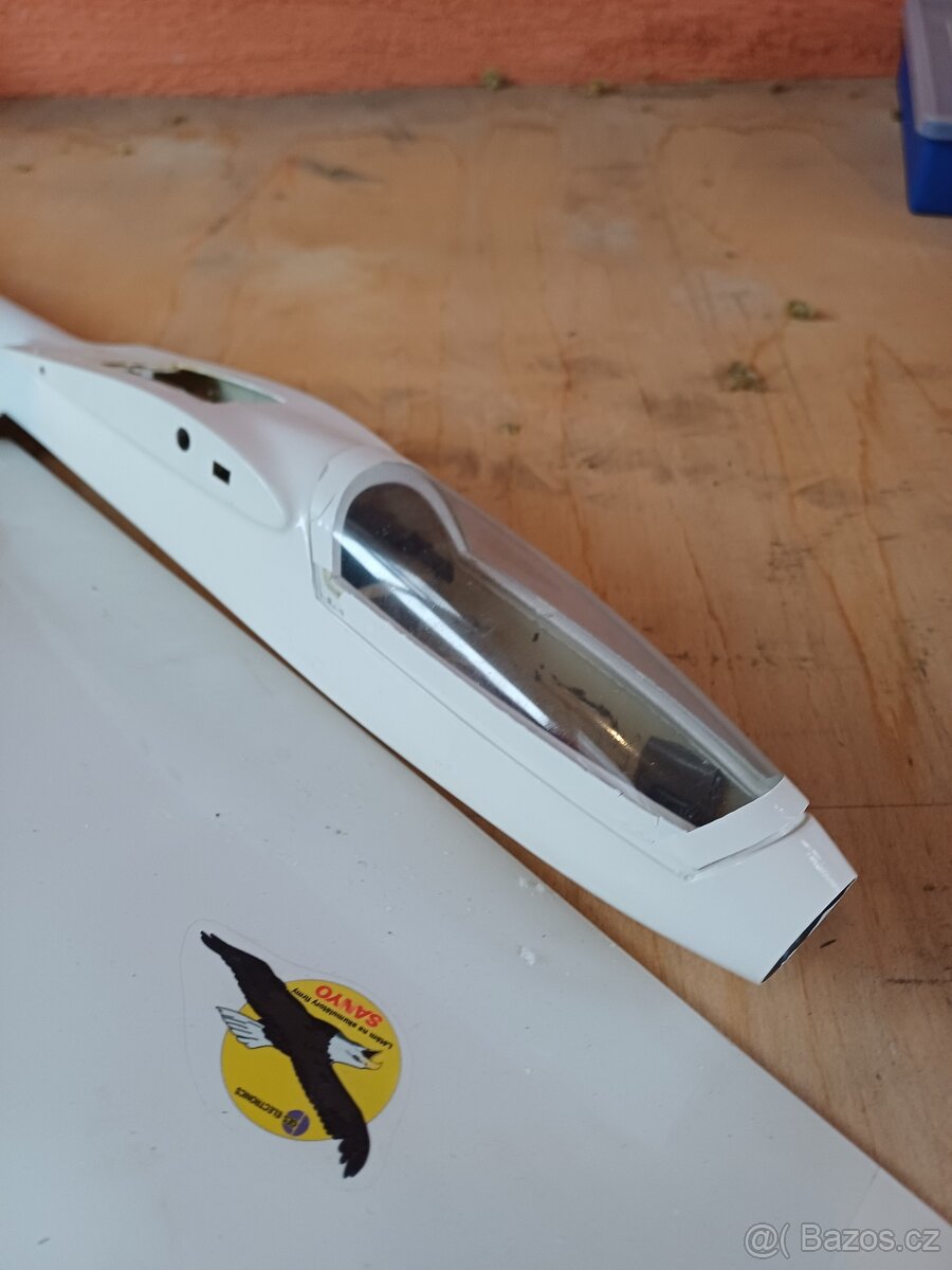 Kusy modelářských lodí a letadel - 8