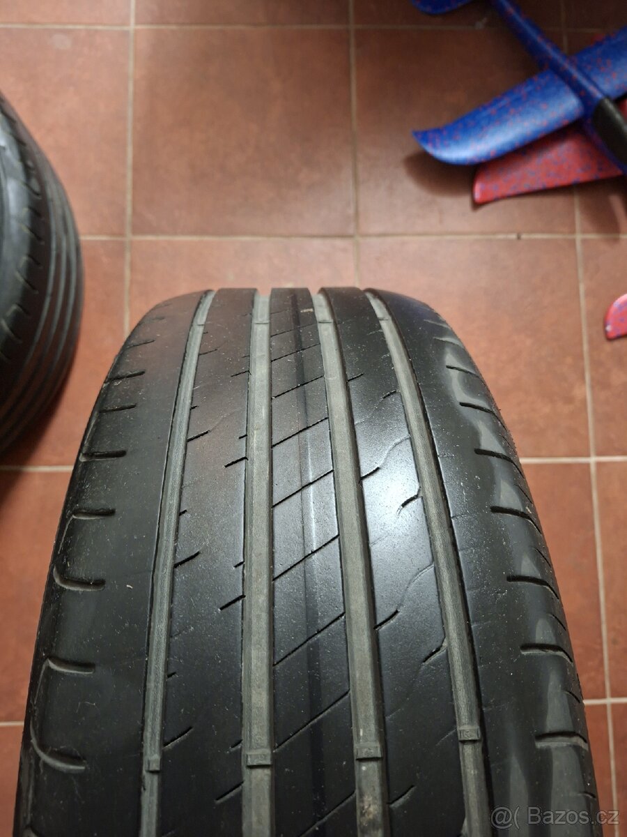 Pneumatiky Goodyear 215/55 R17 - 8