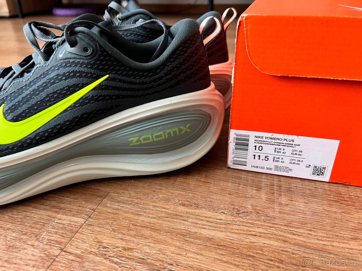 Nike Vomero Plus / 44 / Seaweed - 8
