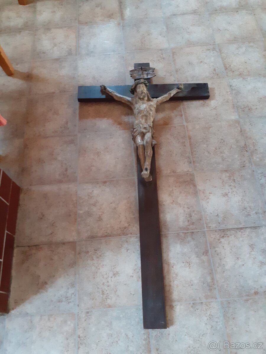 Starožitný dřevěný kříž vyřezávány ,kříž 100 let starý - 8