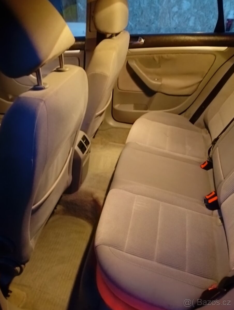 Prodám Volkswagen Jetta - 8