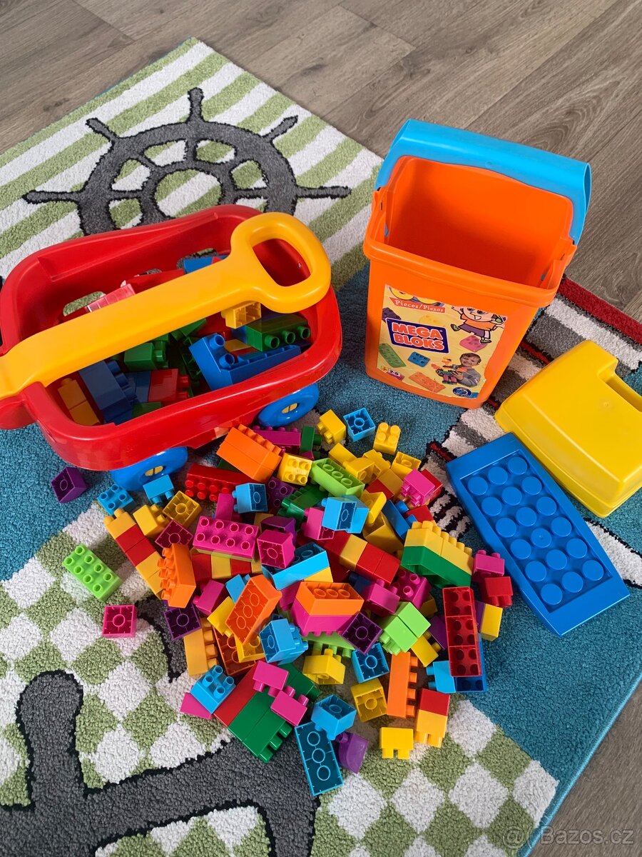 Vozík s kostkami + plastové kostky Mega Bloks - 8