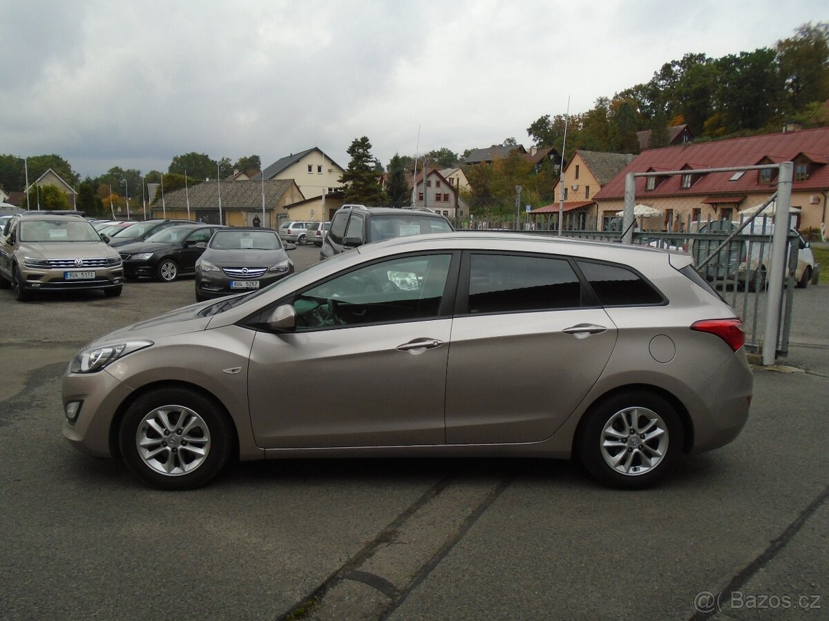 Hyundai i30 1.6 BA+LPG 88kW ČR - 8