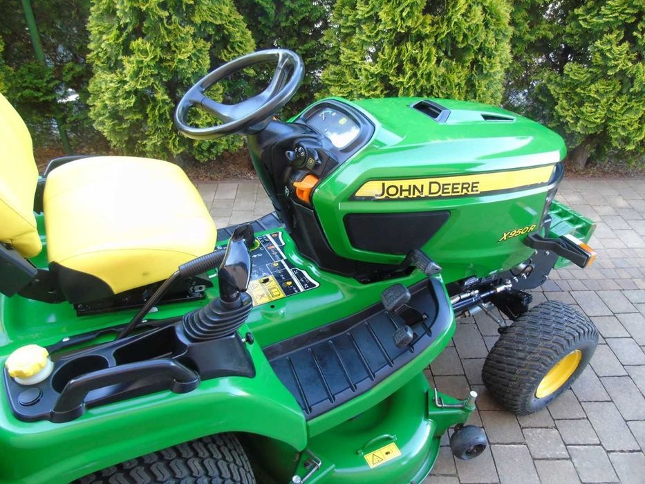 Zahradni traktor John Deere x950r - 8