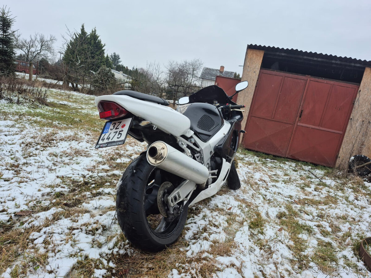 Suzuki GSXR 600 - 8