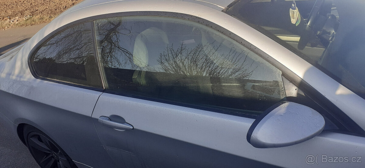 BMW e90 / 91 / e92 - Lesklé M paket akvárka / lišty - 8