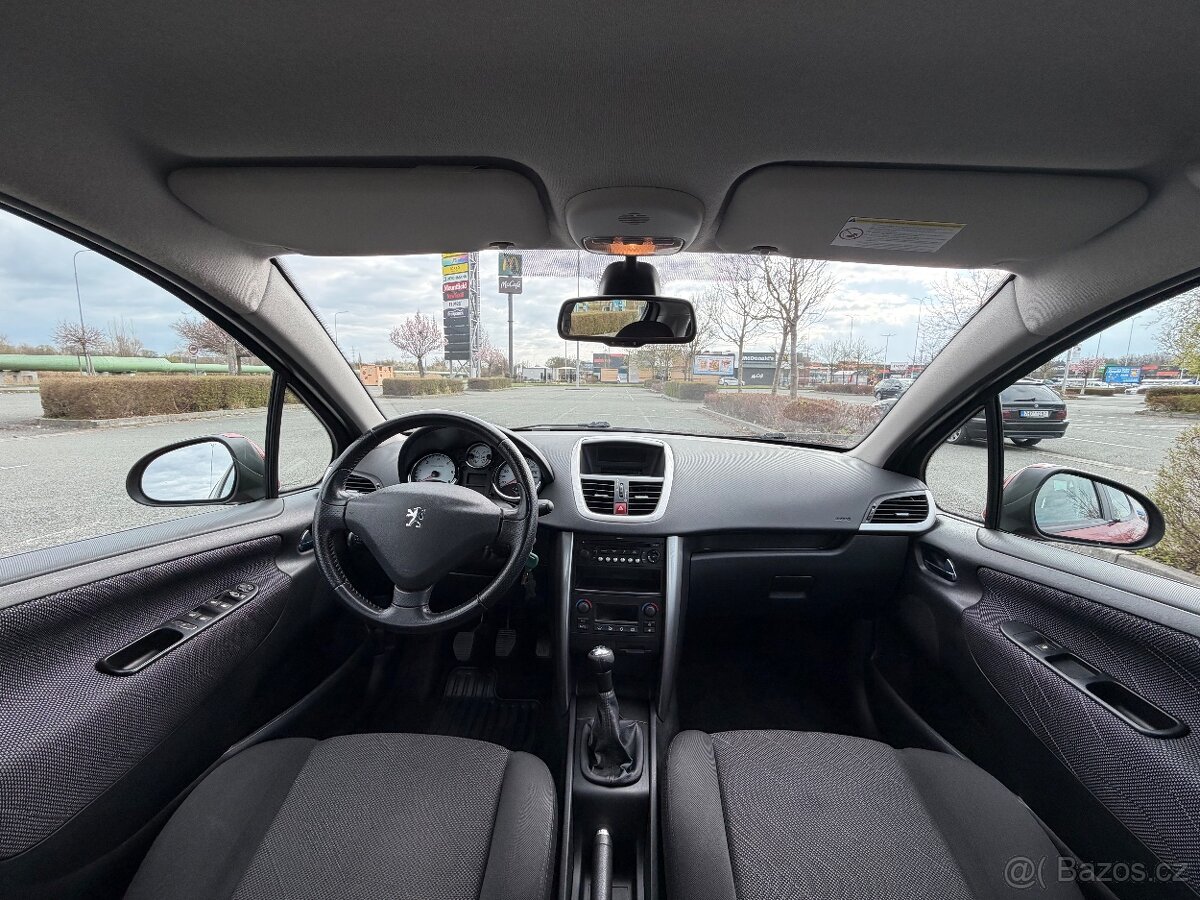 Peugeot 207 - 8