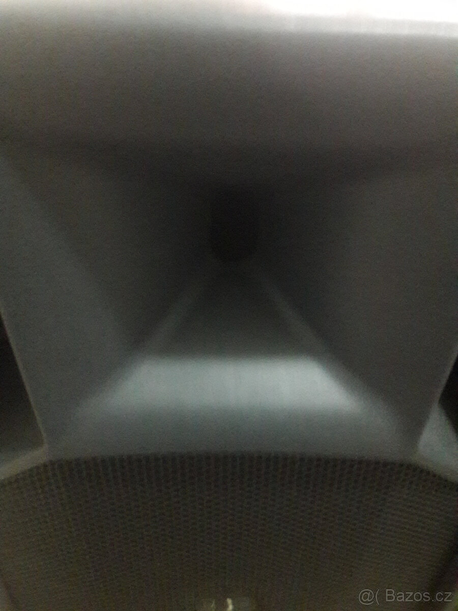 Predam aktívne boxy RCF - 8