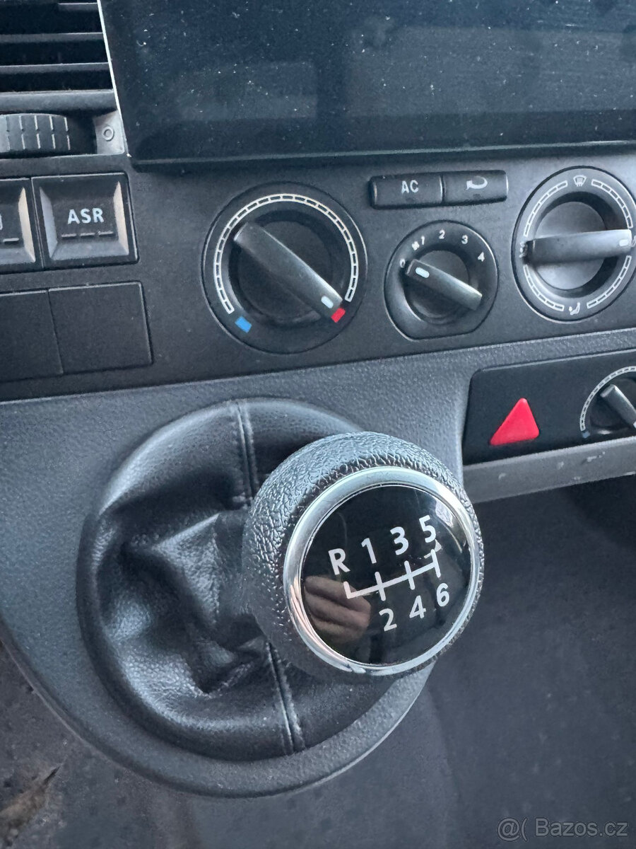 Volkswagen Transporter 2.5TDI LONG 6MIST - 8