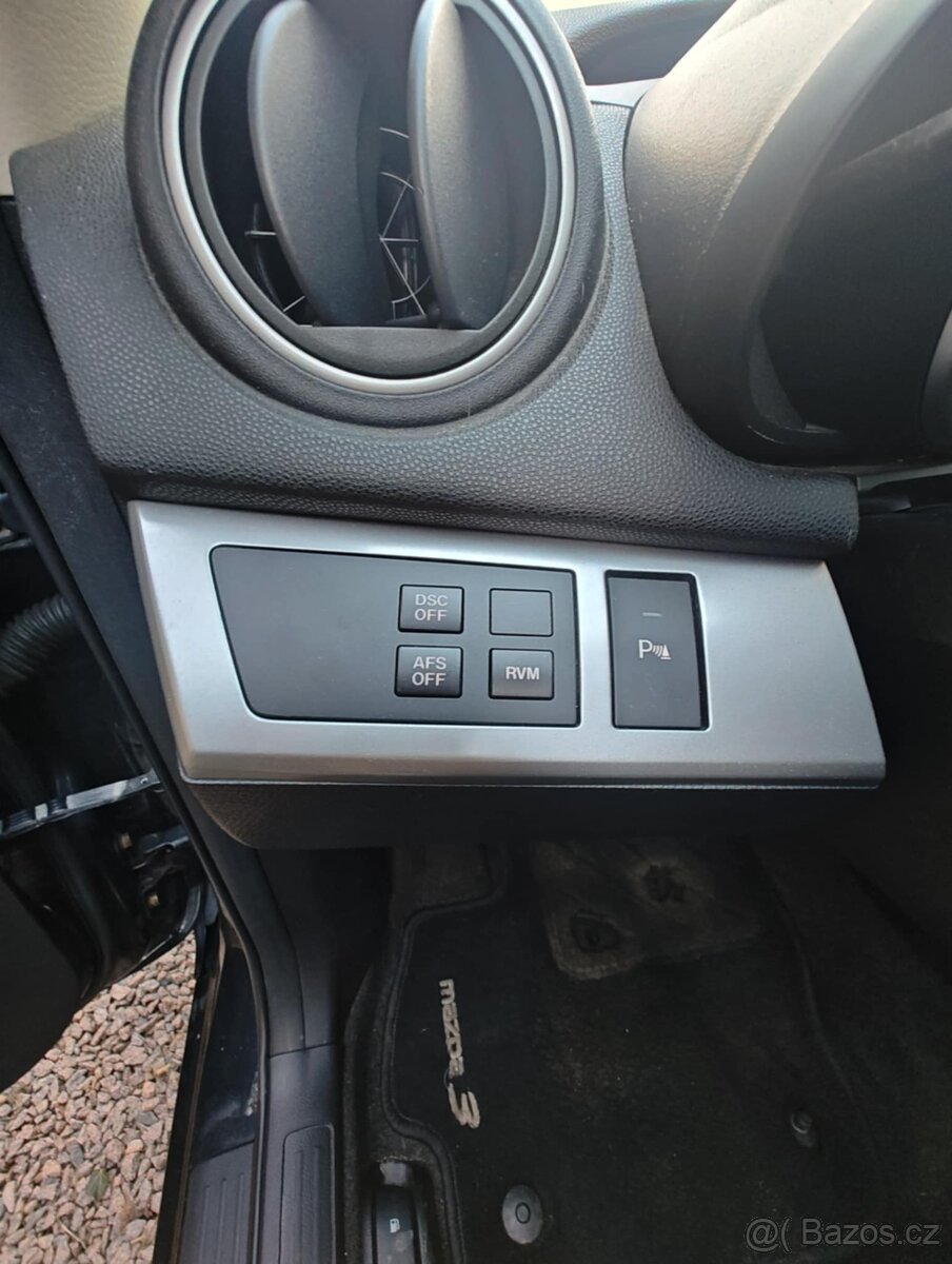 Mazda 3 - 8