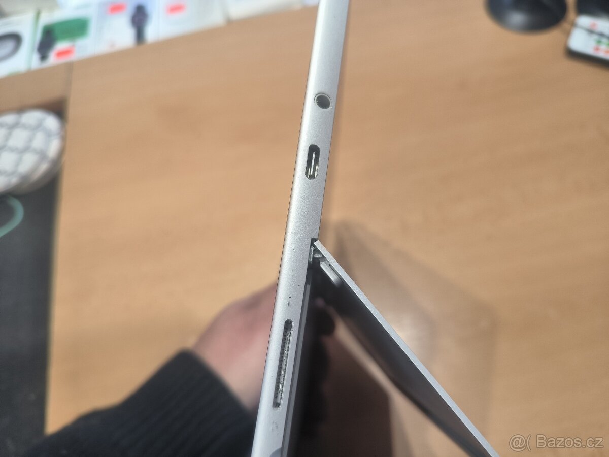 Microsoft GO3 128 Gb 8 Gb ram - 8