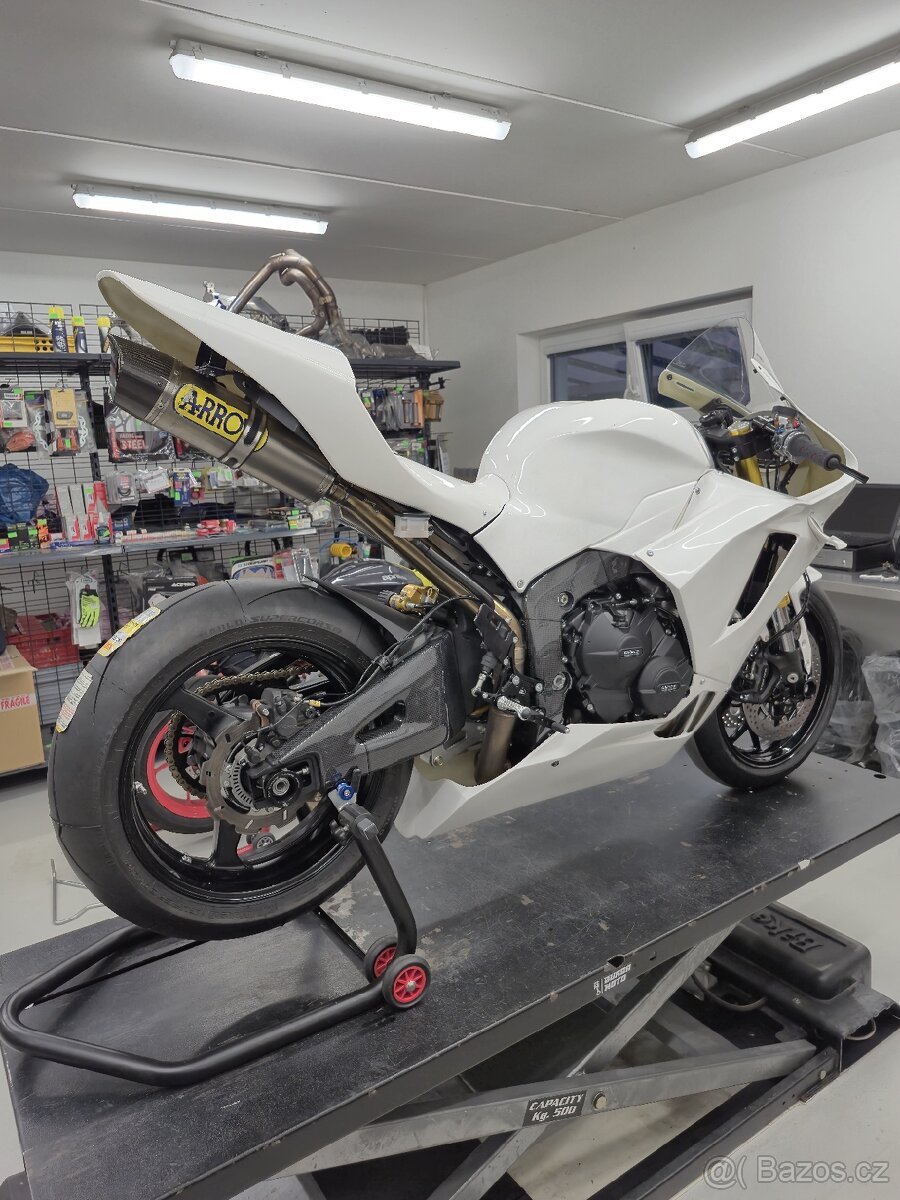 HONDA CBR 600 RR 2024 PC69 - 8