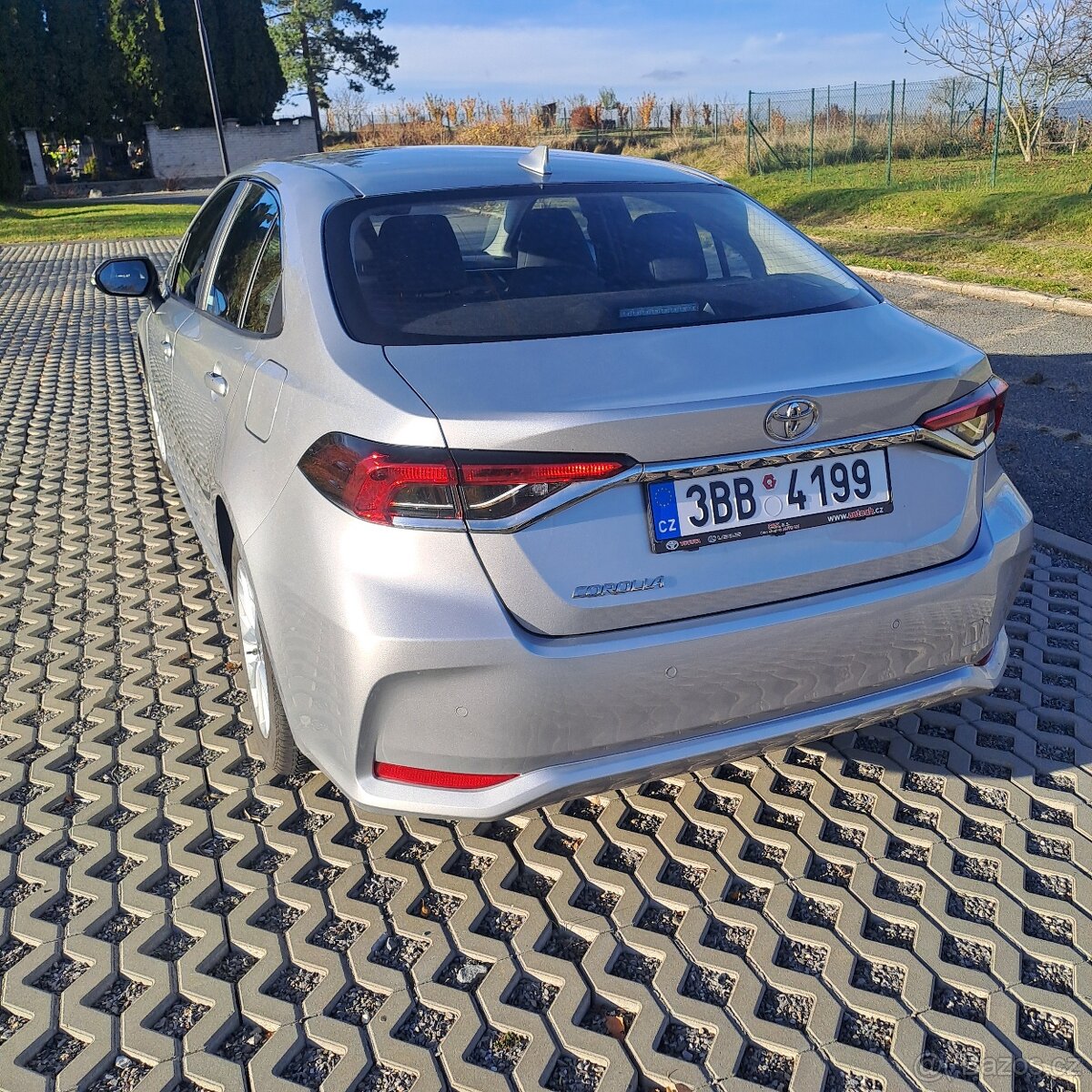 Toyota Corolla 1,5 / 92 kW, automat, v záruce - 8